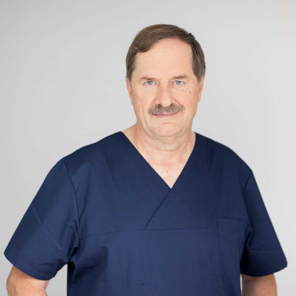 Dr. Klaus Schäfer - Zahnarzt bei Gausmann.Dental Dr. Klaus Schäfer - Zahnarzt bei Gausmann.Dental
